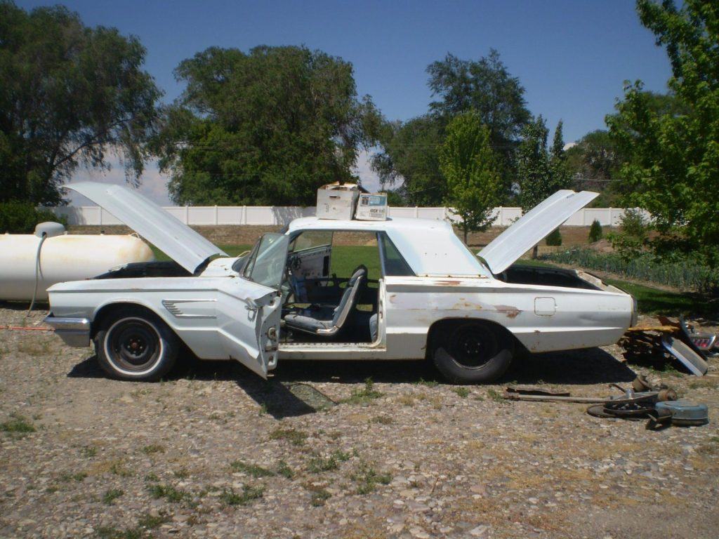 Easy fix 1965 Ford Thunderbird Base project