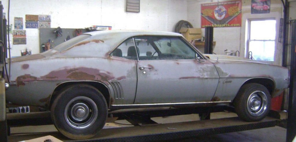 Some rust 1969 Chevrolet Camaro Z28 project