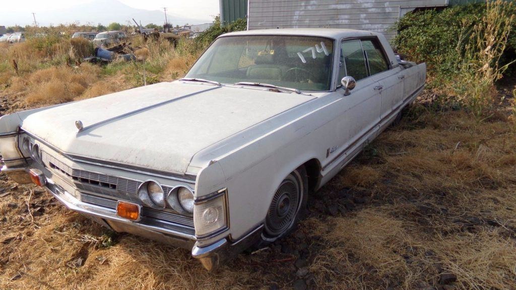 luxury 1967 Chrysler Imperial Crown project