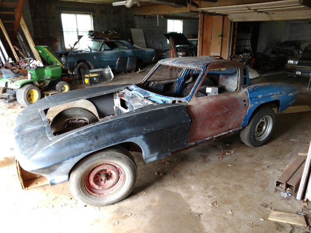 a lot of care needed 1965 Chevrolet Corvette project