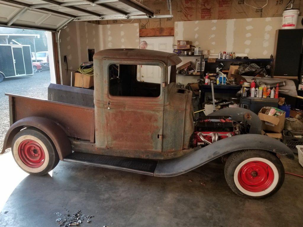 roller 1934 Ford Pickup Hot Rod project