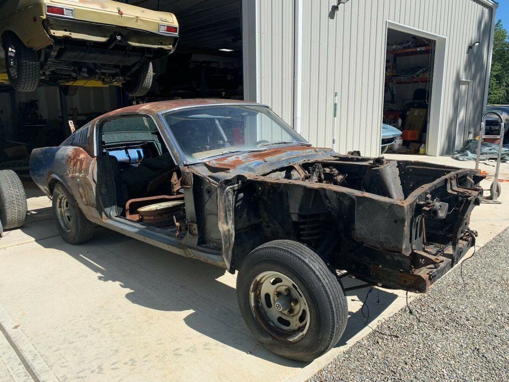 4 Speed 1968 Mustang Fastback 289 V8 project