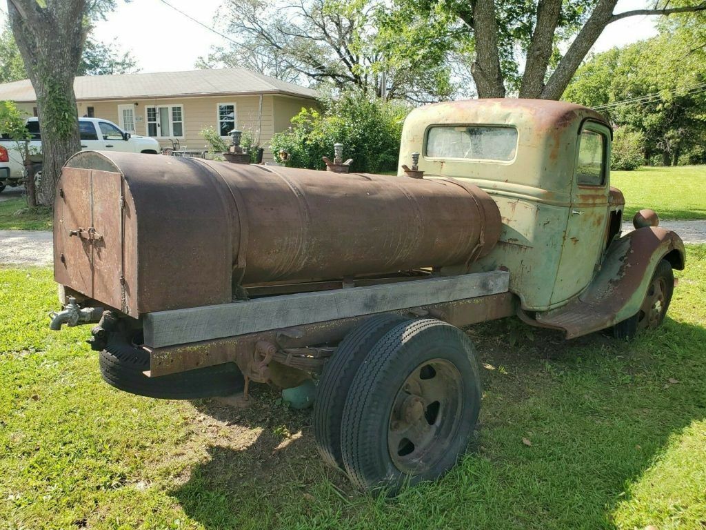 solid 1935 Ford Pickup tanker project