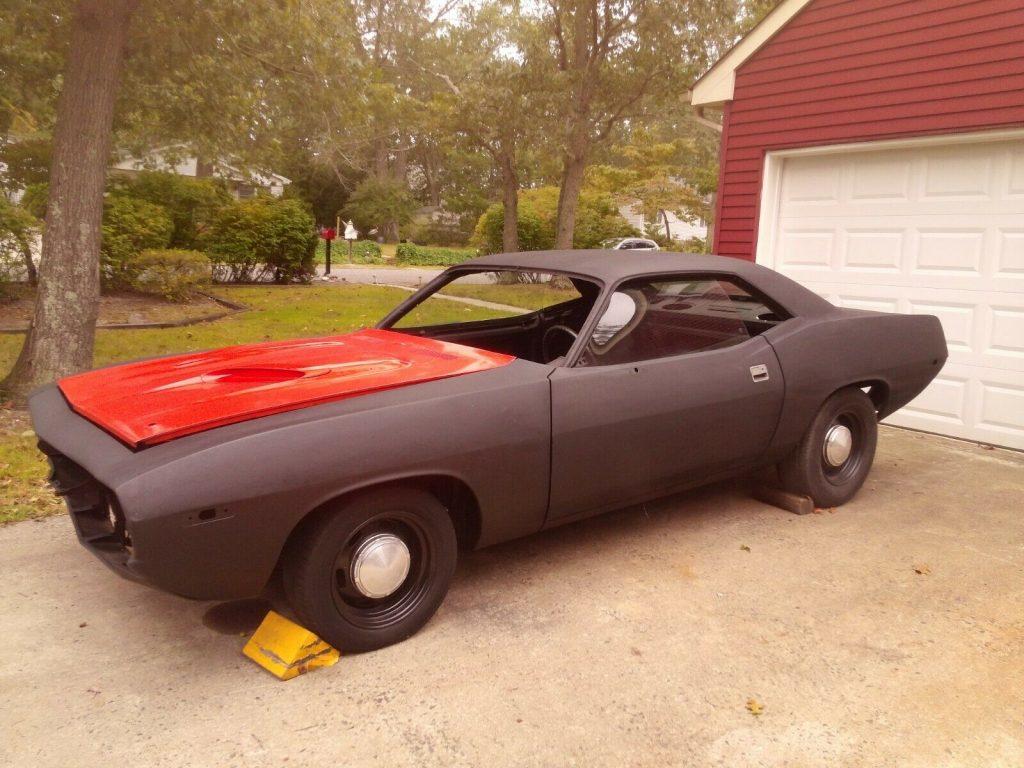 ton of parts 1972 Plymouth Barracuda project
