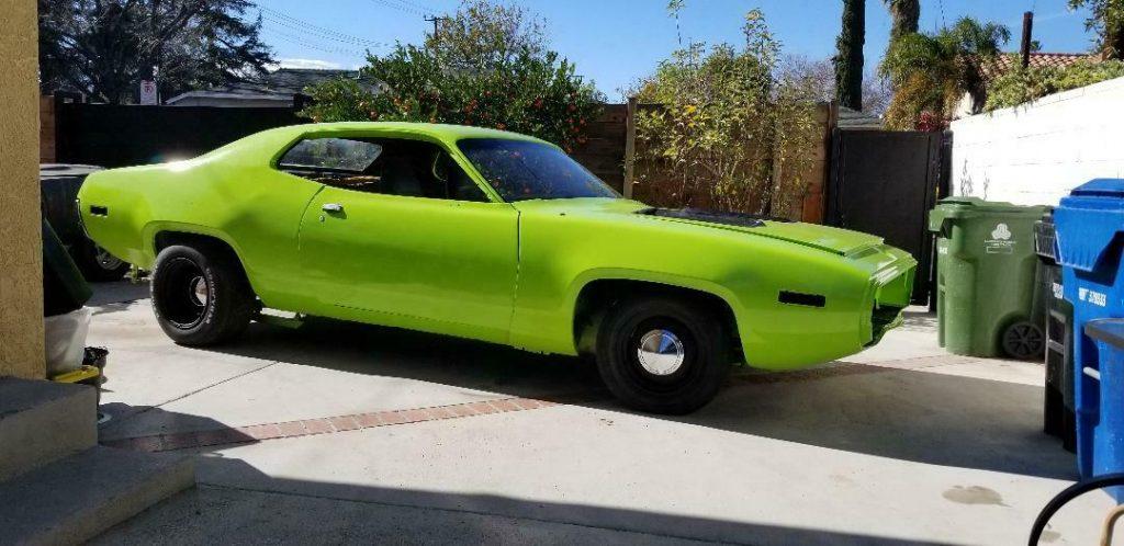 very nice 1971 Plymouth Road Runner 383 4 speed project