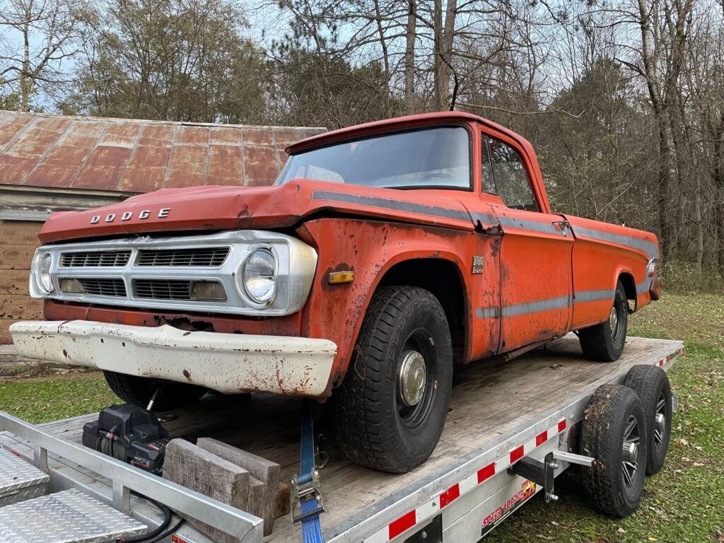 1970 Dodge D100 Dude